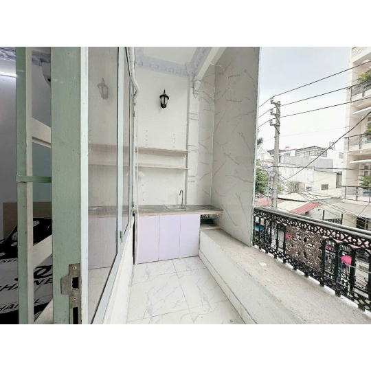 PHÒNG CÓ BAN CÔNG TẠI 417 LÊ VĂN THỌ