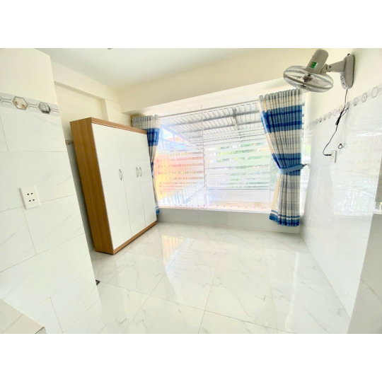 PHÒNG CỬA SỔ VIEW ĐẸP TẠI 1392 QUANG TRUNG